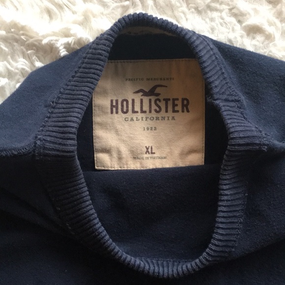 Hollister Crewneck - Picture 4 of 4